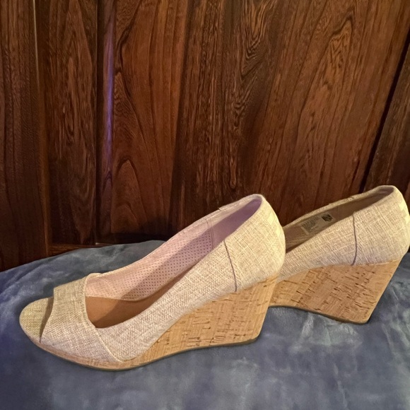 Toms Wedge Peep Toe Pump, womens size 8, excellent condition - Picture 4 of 10